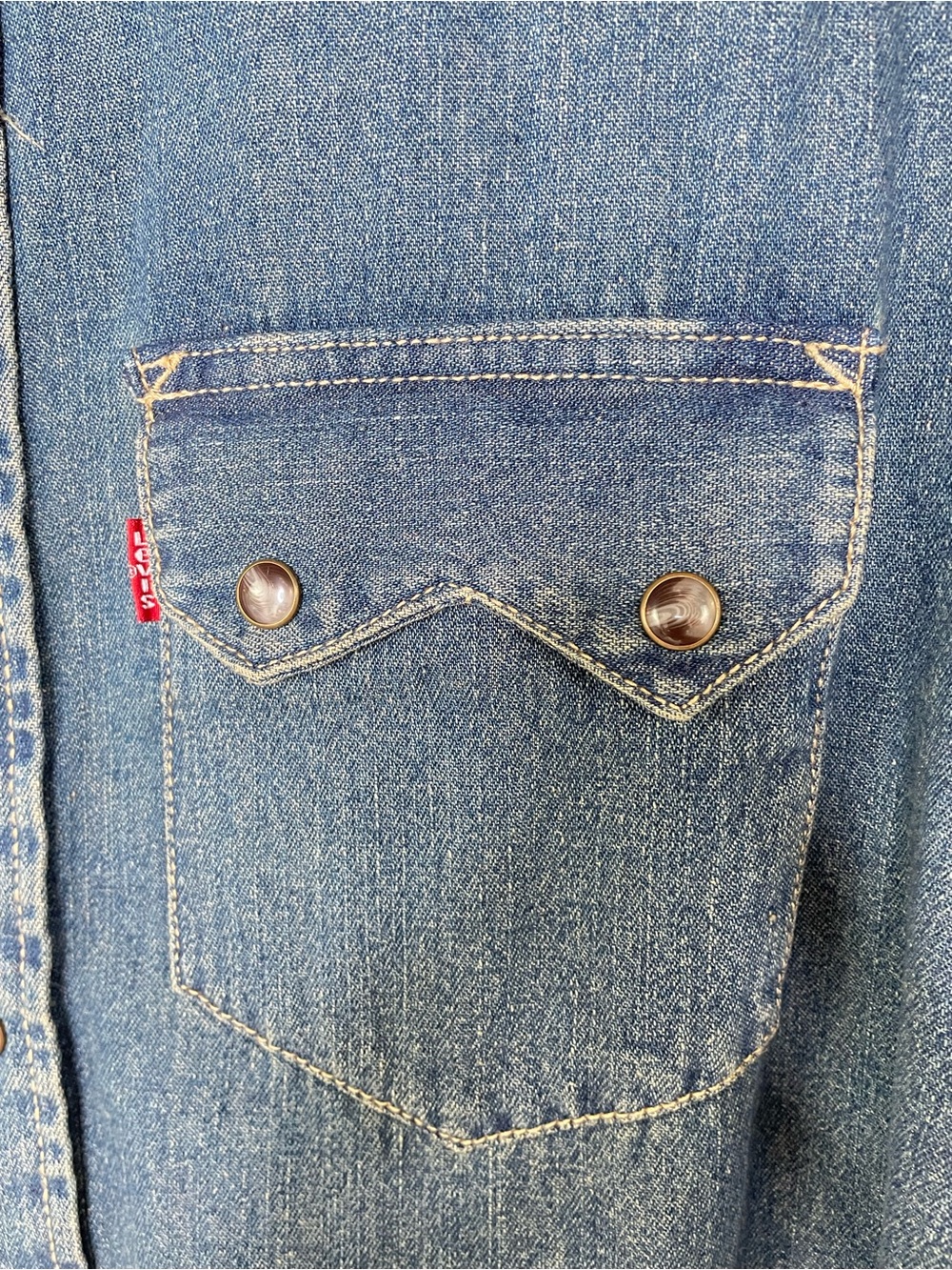 Boho Western | Levi's Yoke Denim Shirt | Bronze Swirl Snap Button | Medium Wash - Picture 6 of 13